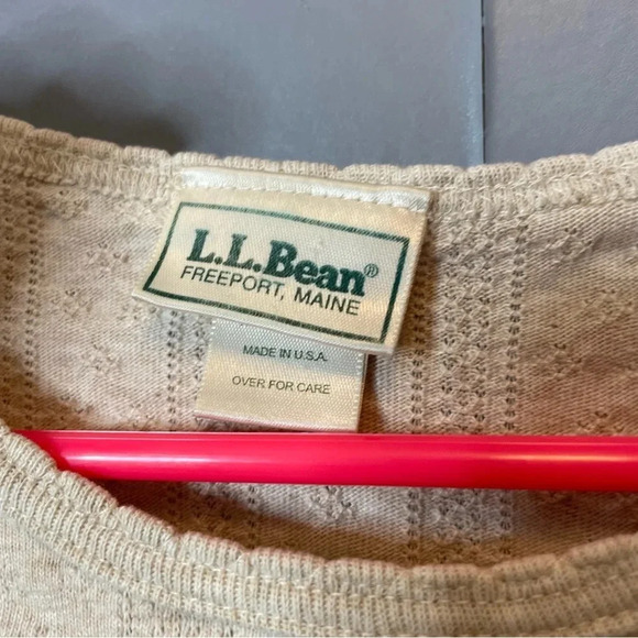 L.L. Bean cream textured short sleeve T-shirt, size medium, 100% cotton - Picture 3 of 6